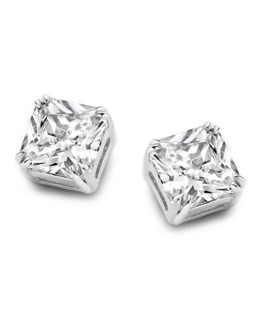 B1P03 Naiomy Moments