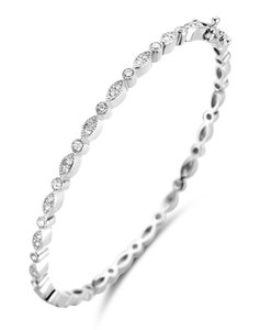 B1F05 Naiomy Moments