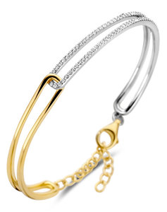 B1C04 Naiomy Moments