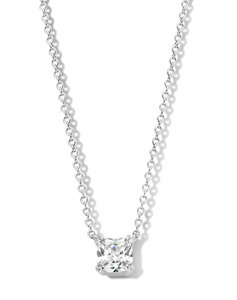 B1P02 Naiomy Moments