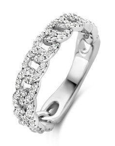 B2E51 Naiomy Moments