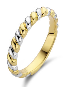 B2J57 Naiomy Moments