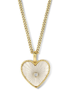 B2L64 Naiomy Moments